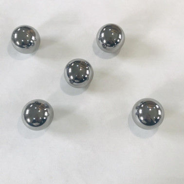 GCr15粉砕の鋼球HRc61 - HRc67 31.66mm 1.2464567&quot; OEM ODM